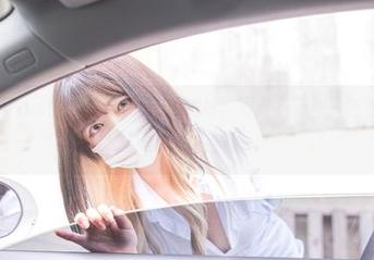 图片中的Aram(아람)穿上水手服在线，真是独特，头脑里却满是脑海风暴似的画面...