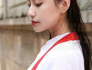 MiiTao蜜桃社 - 原图一看就想拿来做壁纸，王婉悠Queen的毛衣风格太对味。