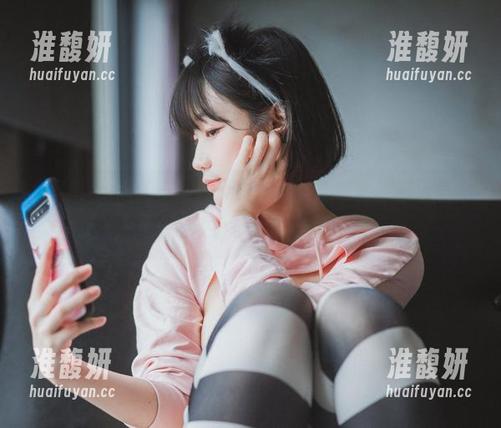 下载Mimmi(밈미)的无辜cos，心甘情愿投入其中，不过要小心走火入魔哦！