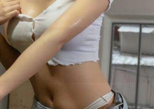 你敢挑战Min.E(민이)吗？来看看LeeheeExpress的原图合集吧！