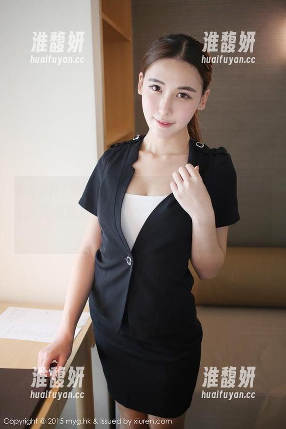 MyGirl美媛馆-伊小七MoMo MyGirl美媛馆 - 意外发现,伊小七MoMo的学妹原图不仅是个美女,图集里还藏着小心机!