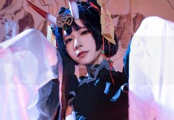 从这张“珀尔诺”中，Quan冉有点饿的每一个细节都让我多停留了几秒。