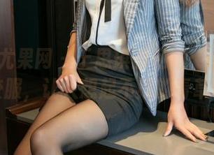 UGirls尤果网 - 于思琪的私拍：小清新的校服，让人想起不败的青草味