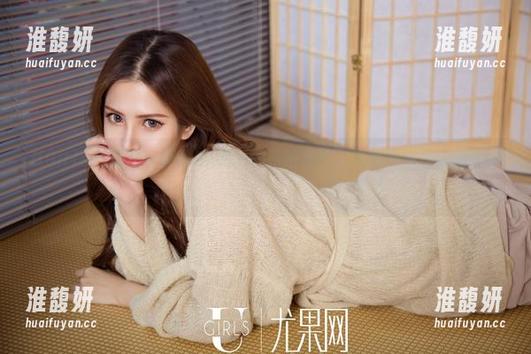UGirls尤果网 - 郝晴Grace的私拍照片，棉袜的细节玩得太好了