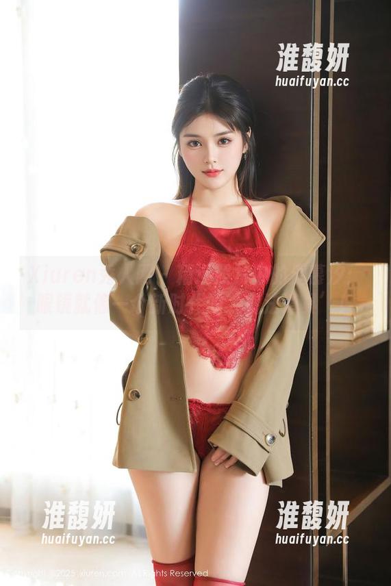 Xiuren秀人网-周慕汐 Xiuren秀人网 - 精选照片中的周慕汐:眼镜就像一个新时代的‘魔法道具’!