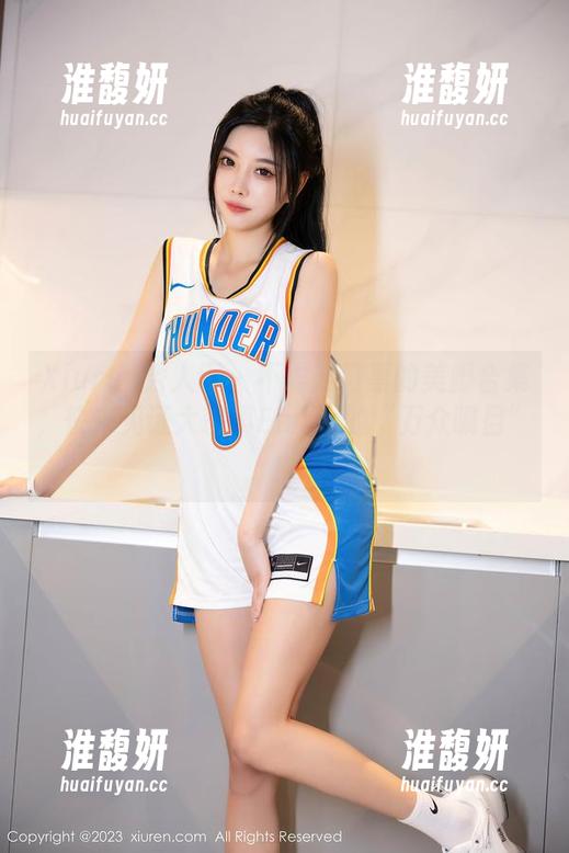 Xiuren秀人网-大琪琪Emily Xiuren秀人网 - 不需要门票的美脚合集,快来见证大琪琪Emily的“万众瞩目”!