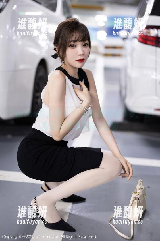 Xiuren秀人网-婠婠么 Xiuren秀人网 - 婠婠么的泳池趣多多:点击这张原图你会爽到的