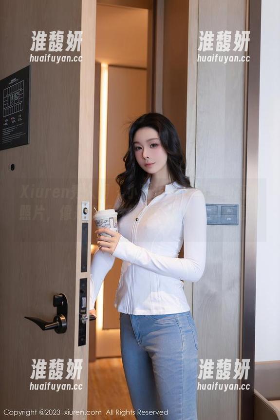 Xiuren秀人网-小逗逗 Xiuren秀人网 - 小逗逗在和服里的高清照片,像是走错片场的女主角,真有意思。