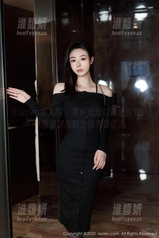 Xiuren秀人网-是小逗逗 Xiuren秀人网 - 是小逗逗的瑜伽时刻:原图里波动的宁静和叨叨念