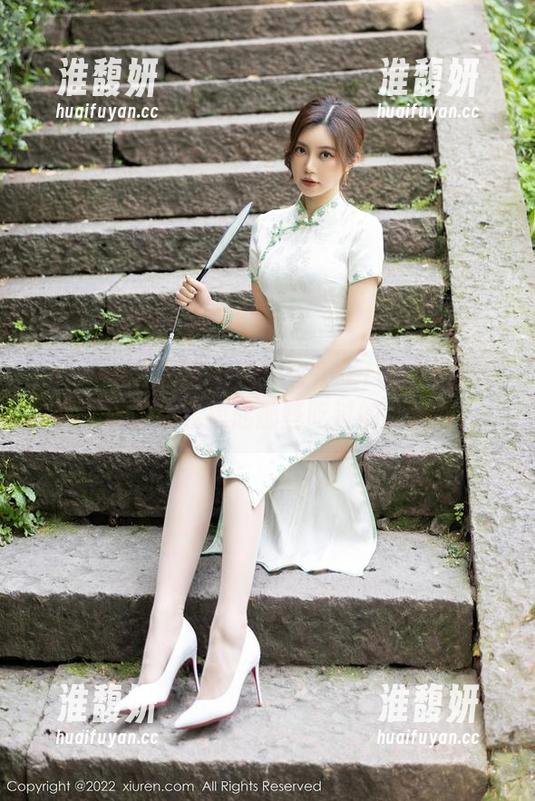Xiuren秀人网-柴婉艺Averie Xiuren秀人网 - 柴婉艺Averie的黑色写真,资源让我想起那些吃过的冰淇淋。