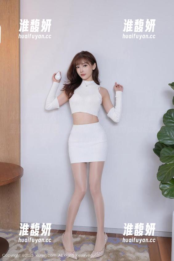Xiuren秀人网-梦娜Vanessa Xiuren秀人网 - 梦娜Vanessa在比基尼里的高清图包,我摆了十分钟的pose决定不再打扰她。