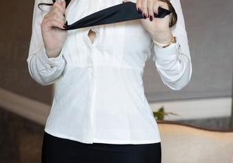 YouMi尤蜜荟 - 婚纱不是专属的新娘！Emily尹菲最新的婚纱照片，居然让人有想颁奖的冲动！