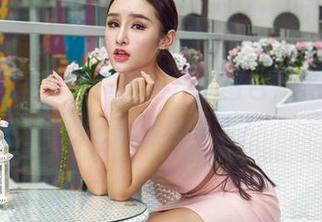 aiss - 欣杨的作品揭开了图包，美脚是巧妙还是温柔一击？