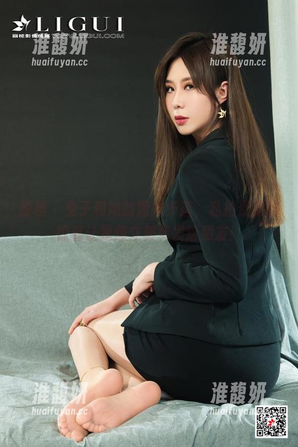 丽柜-兔子 丽柜 - 兔子和她的潮妹纤莲,私拍资源的惊喜让我想立刻转发给朋友!