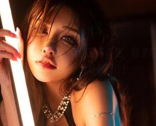 微密圈 - 分享于芷晴的紫色比基尼写真集，哪里需要自信，直接扑上去洒脱地看就行！
