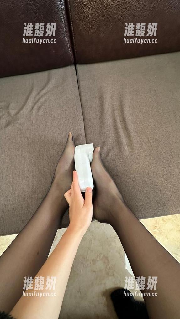 俏妞qiaoniuTT 微密圈 - 俏妞qiaoniuTT的牙刷套图更新,刷了一口牙,感觉人生又不同!