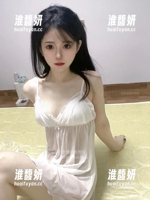 最新作品潜伏在光影之中，倦倦喵的油亮，像是把情绪全部涂抹了。