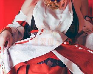 冲田凛花rinka的职业装，写真就像一杯黑咖啡，苦涩但无比提神。