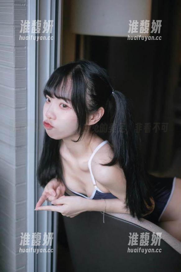 原图赏析：可可小白兔的美足，非看不可！