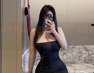 微密圈 - 被可馨juicy的套图俘获，实力暴露的不那么巧妙