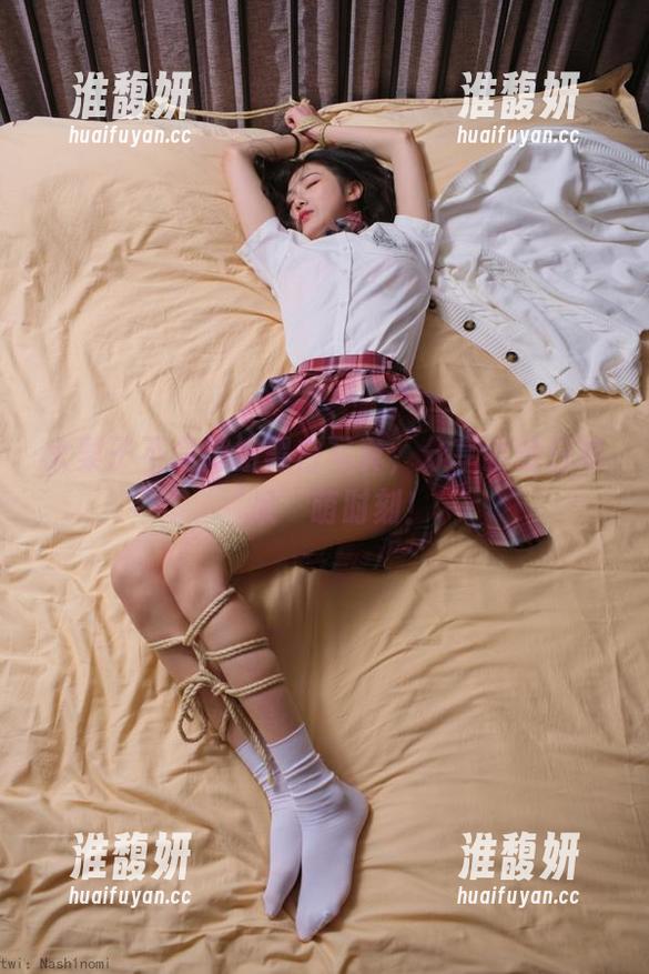 大梨子不是御姐黑白写真，分享我的日常‘呆’萌时刻！