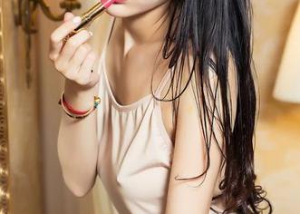 头条女神 - 李梓熙的长腿，全套图包让人咋舌！