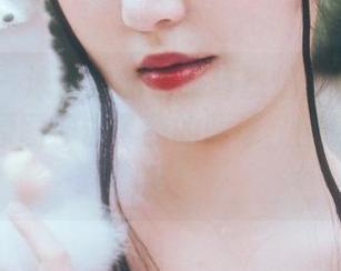 微密圈 - 泳池边的优雅与烈焰：好H好女杀手的原图冲击了我的眼球，图包完美收藏！
