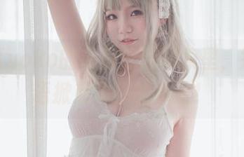 在宅夏yoko的私房泳装图集里，妹汤物语掀起了你的水波！