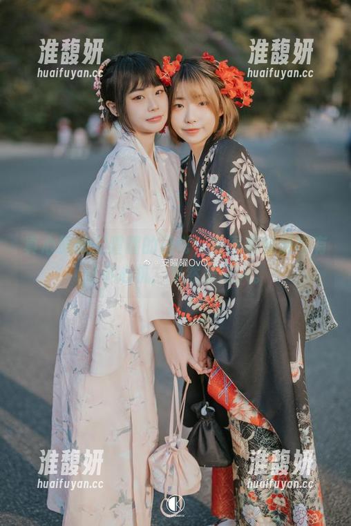 安曜曜 真心佩服安曜曜的日常,套图和资源都有点小心机,果然是高人。