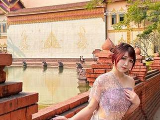 宝儿mysterial的办公室写真集分享，看完有点想实名投诉办公环境