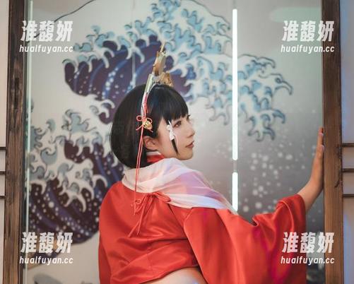 小容仔咕咕咕w带你“万圣节资源在线生成器挂机”——各种奇怪装扮供你选！