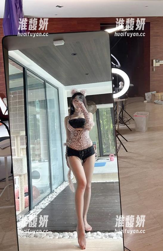 小玉吃果冻 微密圈 - 看小玉吃果冻如何把校服玩出花,高清分享太不科学了!