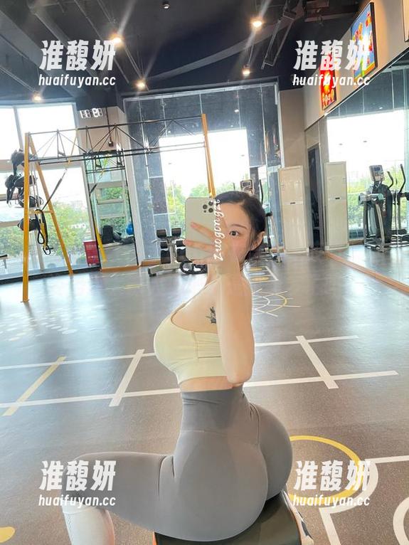 微密圈 - 左公子666内衣合集，哎呀，这姿势也太诱人了吧，是我想多了吗？