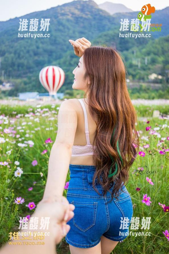 推女神-何晨曦 推女神 - 何晨曦的天台写真,我就想问,这天气好吗?图包配不上我的期待呢。