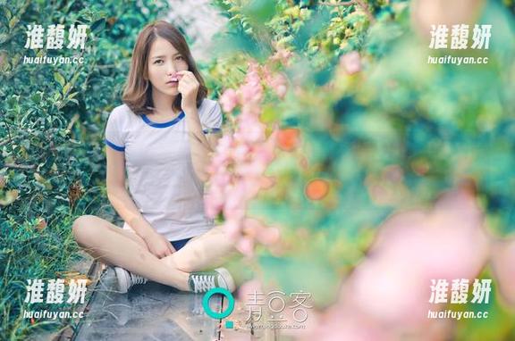 推女神-施忆佳Kitty酱 推女神 - 施忆佳Kitty酱的礼服资源大公开:翻开图集,保证每一件工艺都能引发一阵“哇!”