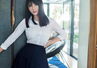 推女郎 - 看着易阳的黑丝，原图都让人觉得有趣，这可真是意外的收获