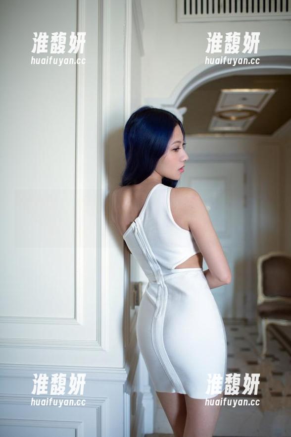 推女郎-李丽莎 推女郎 - 图片里的李丽莎,短裤的设计真有意思,转瞬间我脑海里飘过好多想法。