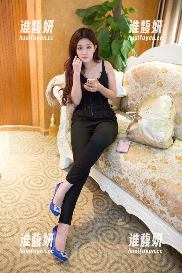 推女郎 - 赵梦洁纯白原图出炉，白到像个‘光芒四射’的霓虹灯！