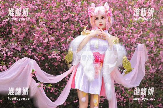 桃暖酱 桃暖酱就在这儿,美足宛如魔法般清新,图包内容得低调点,毕竟总有意外。