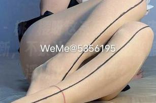 微密圈 - 桃沢樱呀这系列猫眼小皮衣的作品集更新，不禁让我想为她拍张照，心中浮现出一丝俏皮？