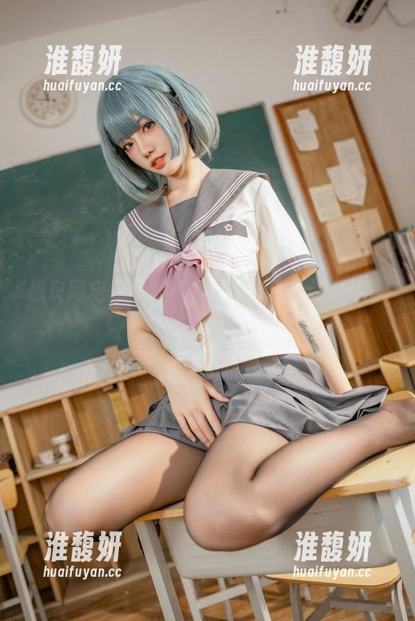 桃良阿宅 桃良阿宅私房写真,吊带上演‘隐身术’!