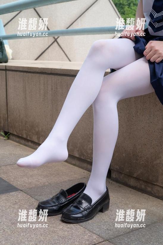森萝财团 高清显白,薄丝裹身——森萝财团的写真新游玩