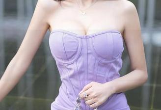 秀人网 - 白丝的李可儿，感觉是只“白狐狸”，明明很诱人，却总像在偷懒。