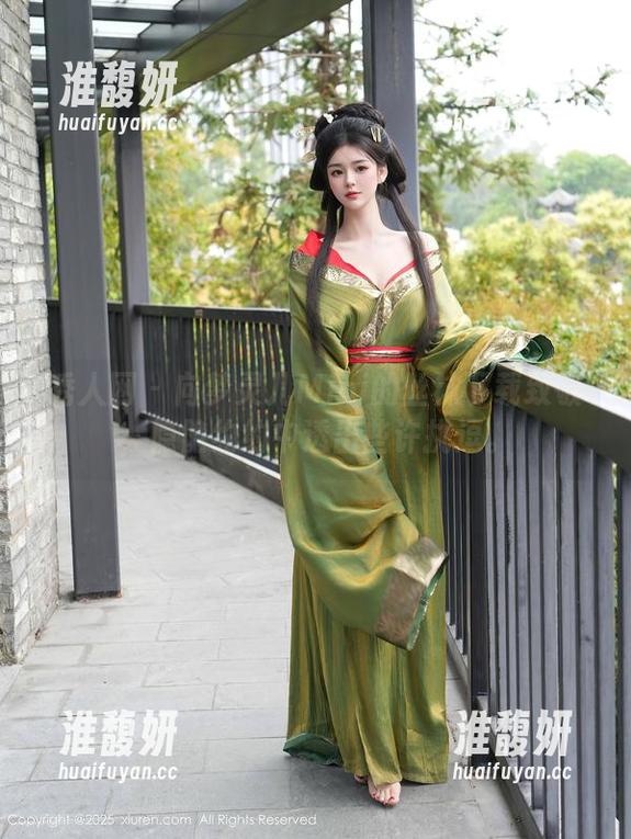 秀人网-梦灵儿Mini 秀人网 - 向梦灵儿Mini的丝袜下载致敬,隐隐约约中透出些许挑逗。