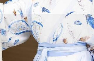 秀人网 - 游泳圈加定制泳装，油田溪溪的图片让你“漂流”在欢乐的海洋中