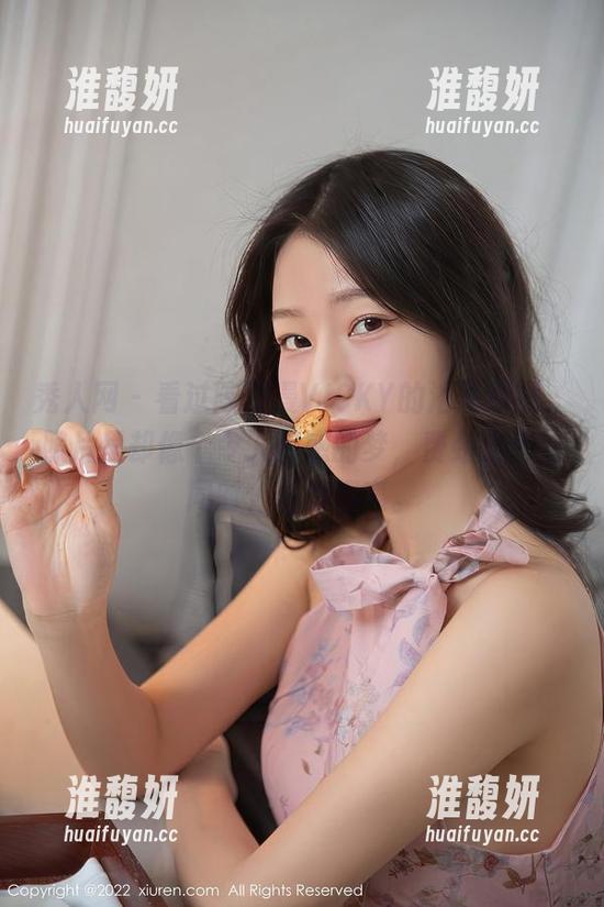 秀人网-陈雅漫VICKY 秀人网 - 看过陈雅漫VICKY的浴室原图,照片里却像个令人困惑的梦,费劲思考的同时,还想远离。