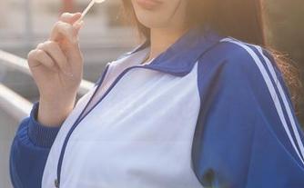 在图库里熠熠生辉—糖果果Candy的美足高清阅，真想让我也冒险一试！