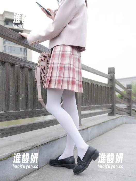 紧急企划-小恩 紧急企划 - 小恩的写真,学妹照片中不经意的态度,你也看到了吧?