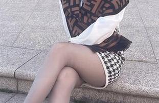 微密圈 - 软妹小九九的毛衣写真，果然不穿衣服真的是毛衣的错？