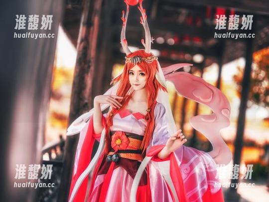 金鱼yui 就问你们见过穿着空泳装的金鱼yui吗?这组写真简直让人咕噜咕噜!